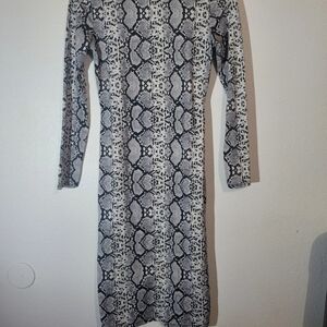 Fashion Nova Black and White Snakeskin Long Sleeve Dress